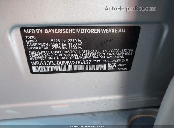 WBA13BJ00MWX06357 2021 BMW 5 SERIES Silver Vista del compartimento del motor