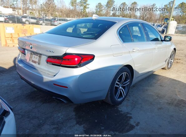 WBA13BJ00MWX06357 2021 BMW 5 SERIES Silver Trasero derecho