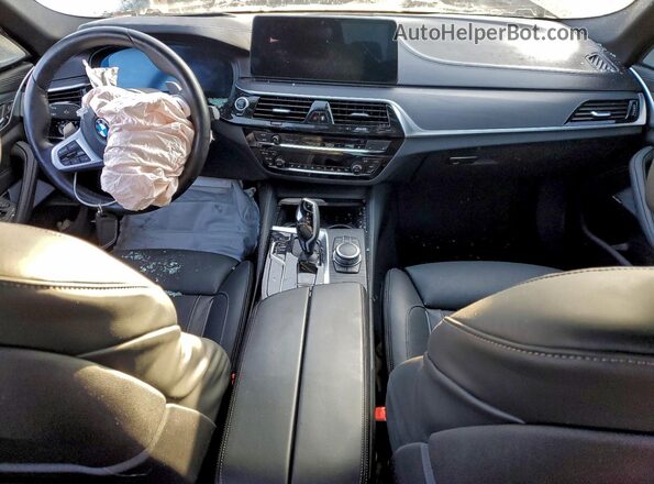 WBA13BK07NCJ99443 2022 BMW M5 Черный Вид панели приборов