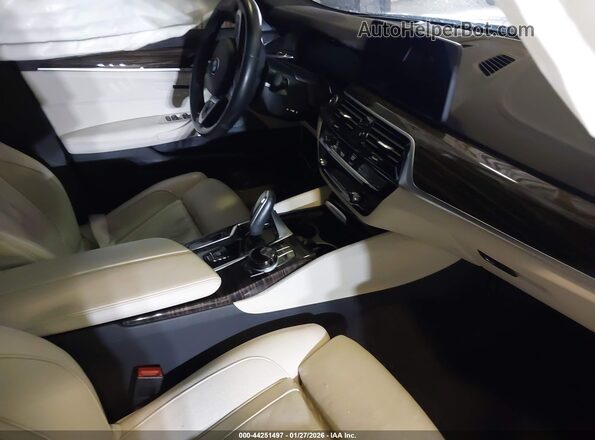 WBA13BK09NCH97228 2022 BMW M5 Black Вид салону спереду