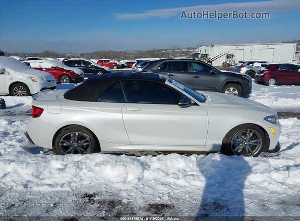 WBA1M5C56GV327252 2016 BMW M2 White Vista interior trasera