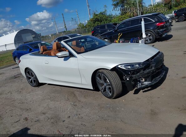 WBA23AT04RCP58093 2024 BMW 4 SERIES White Rear interior view