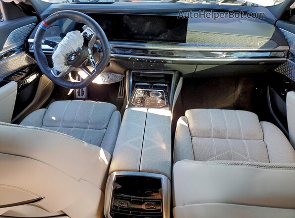 WBA23EH02PCM52703 2023 BMW 7 SERIES Gray Առջևի վահանակի տեսք