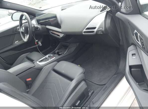 WBA23GG02S7S48479 2025 BMW 2 SERIES Белый Вид салона спереди