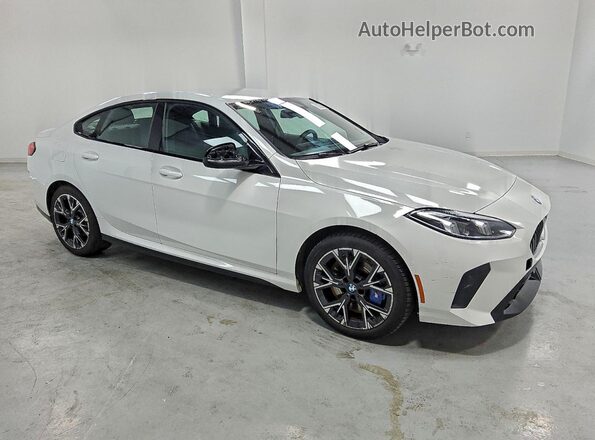WBA23GG03S7T10665 2025 BMW 2 SERIES White Delantero derecho