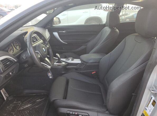 WBA2H9C33HV642493 2017 BMW 2 SERIES Silver Widok wnętrza z przodu