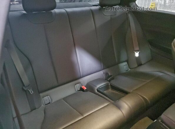 WBA2J7C52KVD61239 2019 BMW M2 Charcoal Vista de los asientos traseros
