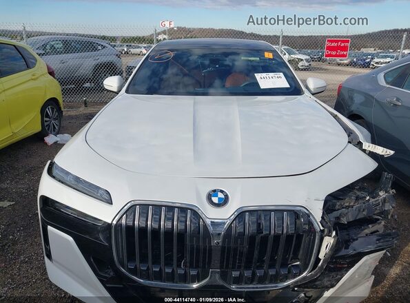 WBA33EJ02PCM41408 2023 BMW 7 SERIES White ხელსაწყოთა პანელის ხედი