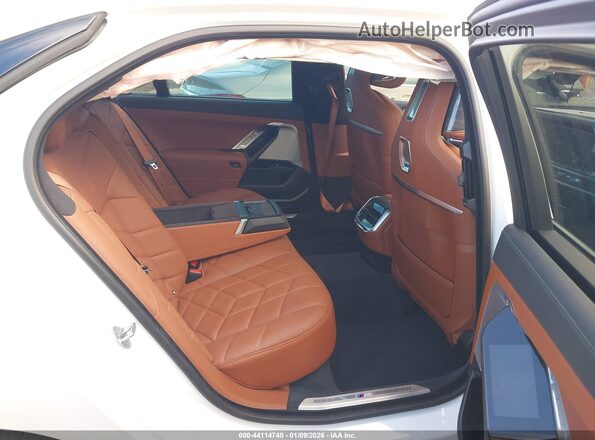 WBA33EJ02PCM41408 2023 BMW 7 SERIES White VIN კოდის სტიკერის ხედი