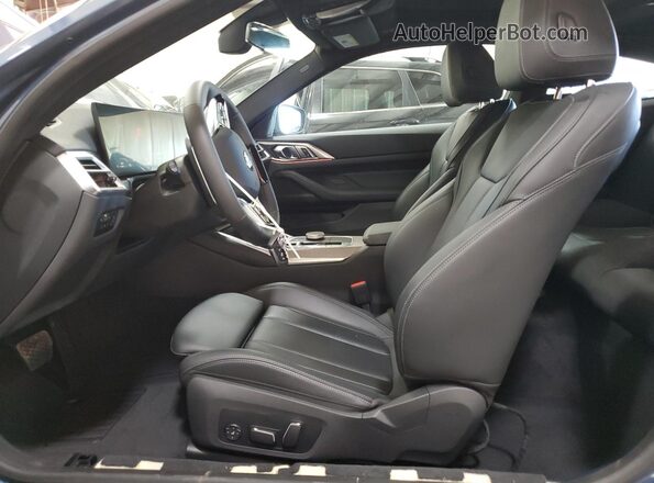 WBA43DA09SCU06565 2025 BMW 4 SERIES Gray წინა სალონის ხედი