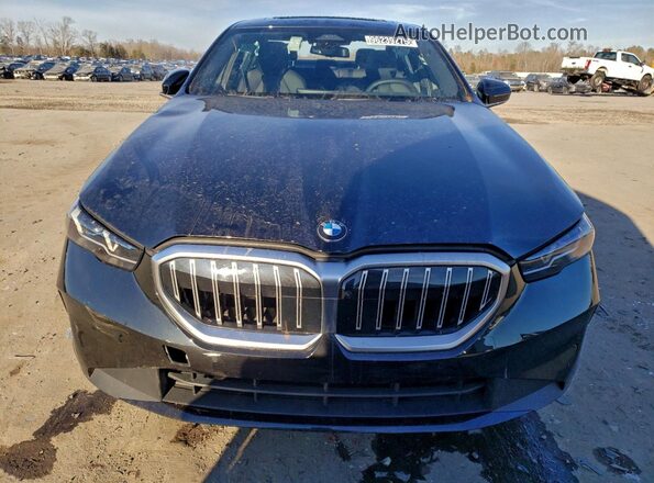 WBA43FJ02SCT94707 2025 BMW 5 SERIES Black Вид спереду