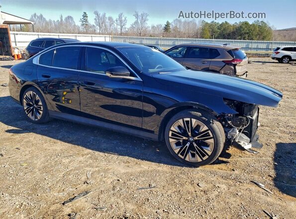 WBA43FJ08SCU24339 2025 BMW 5 SERIES Black წინა მარჯვენა