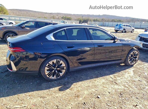 WBA43FJ08SCU24339 2025 BMW 5 SERIES Black უკანა მარჯვენა