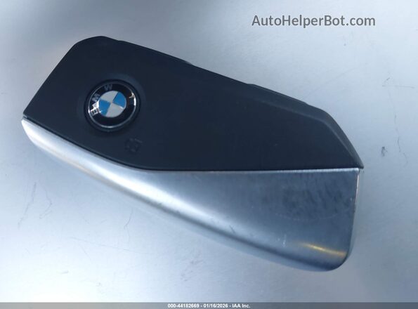 WBA43FJ08SCU32067 2025 BMW 5 SERIES Black Առջևի վահանակի տեսք