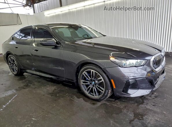 WBA43FJ0XTCW39271 2026 BMW 5 SERIES Gray Przód prawy