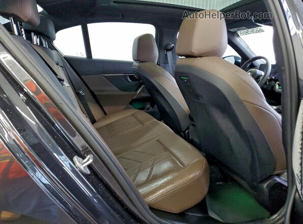 WBA43FJ0XTCW39271 2026 BMW 5 SERIES Gray Widok tylnych siedzeń