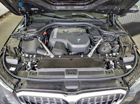 WBA43FJ0XTCW39271 2026 BMW 5 SERIES Gray Widok wnętrza z tyłu
