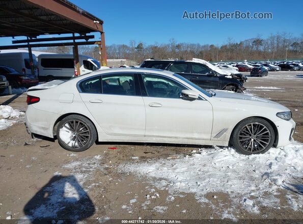WBA53BH09NWX80529 2022 BMW 5 SERIES Белый Вид задней части салона