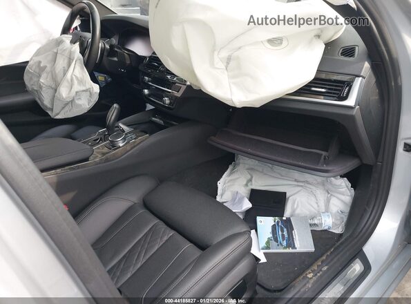 WBA53BJ05MCF54646 2021 BMW 5 SERIES Silver Սալոնի դիմացի տեսք