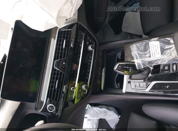WBA53BJ05MCF54646 2021 BMW 5 SERIES Silver Առջևի վահանակի տեսք