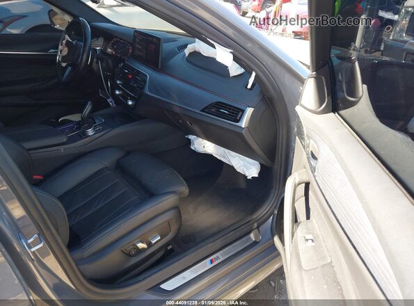 WBA53BJ06MWX31975 2021 BMW 5 SERIES Gray Front interior view