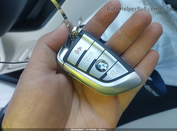 WBA53BJ07PCM73181 2023 BMW 5 SERIES Burgundy Dashboard view
