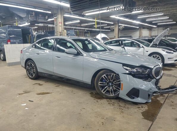 WBA53FJ07TCW29687 2026 BMW 5 SERIES Gray Front right