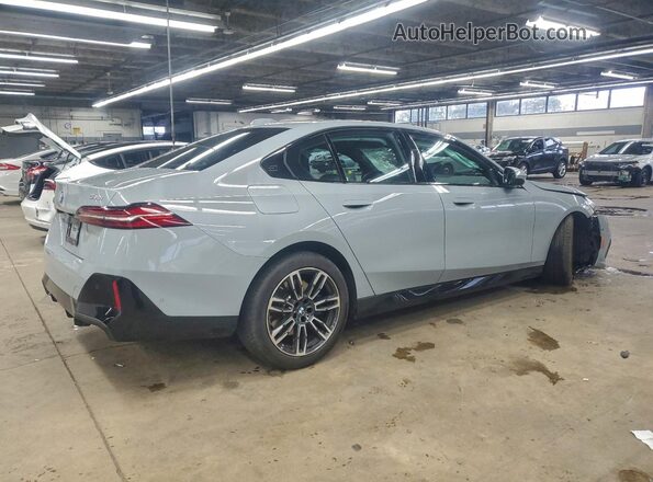 WBA53FJ07TCW29687 2026 BMW 5 SERIES Gray Rear right