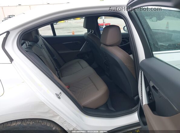 WBA53FJ09TCW39573 2026 BMW 5 SERIES White Vista de la etiqueta del VIN