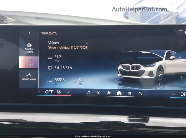 WBA53FJ0XTCW42773 2026 BMW 5 SERIES White Widok tylnych siedzeń