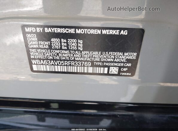 WBA63AV05RFR33769 2024 BMW 4 SERIES Blue Vista del compartimento del motor