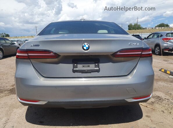 WBA63FJ06RCR12546 2024 BMW 5 SERIES Серый Вид сзади