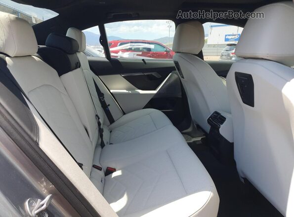WBA63FJ06RCR12546 2024 BMW 5 SERIES Серый Вид задних сидений