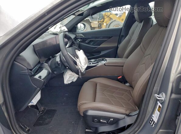 WBA63FJ07SCT68970 2025 BMW 5 SERIES Gray Vista interior delantera