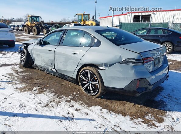 WBA63FJ09SCU23032 2025 BMW 5 SERIES Gray Rear left