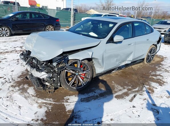 WBA63FJ09SCU23032 2025 BMW 5 SERIES Gray Front left