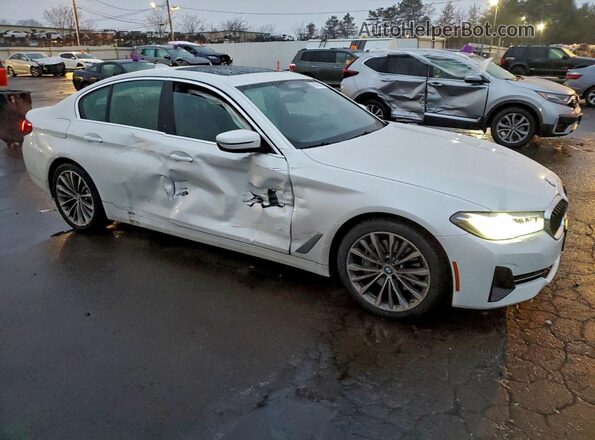 WBA73BJ07NWX50576 2022 BMW 5 SERIES White Delantero derecho