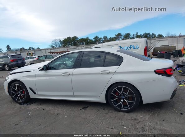 WBA73BJ09NWX72417 2022 BMW 5 SERIES Белый Панорамный вид салона 360°