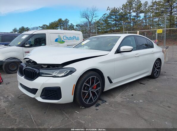 WBA73BJ09NWX72417 2022 BMW 5 SERIES Белый Передняя левая четверть