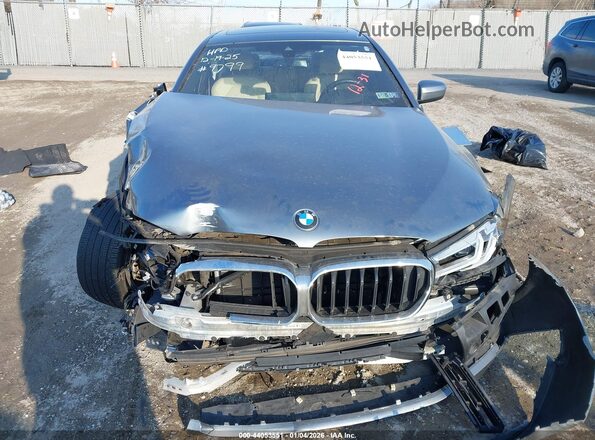 WBA73BJ0XNWX54590 2022 BMW 5 SERIES Gray Vista del salpicadero