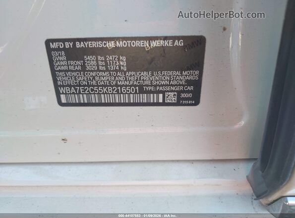 WBA7E2C55KB216501 2019 BMW 7 SERIES White Engine compartment view