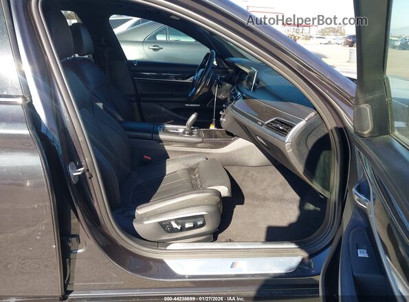 WBA7E2C5XHG739749 2017 BMW 7 SERIES Black Вид салону спереду