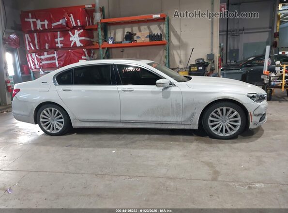 WBA7J2C55JG938175 2018 BMW 7 SERIES White უკანა სალონის ხედი