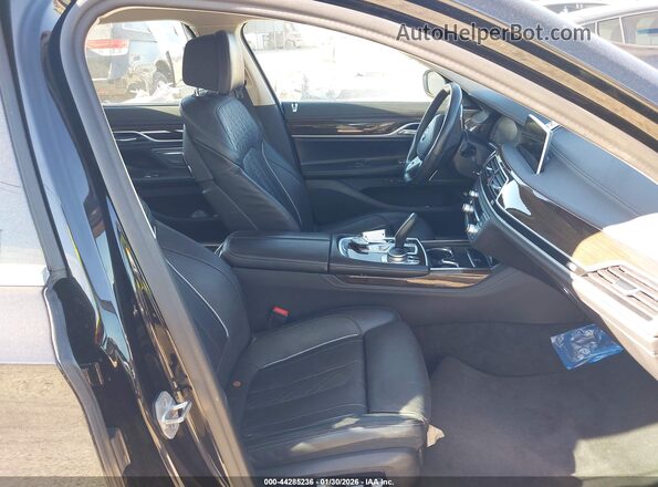 WBA7T2C07NCH74247 2022 BMW 7 SERIES Black Front interior view