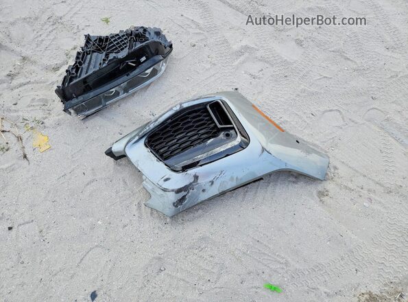 WBA7T2C08LCD35703 2020 BMW 7 SERIES Silver Engine compartment view