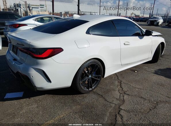 WBA83AP02NCK07160 2022 BMW M4 White Trasero derecho