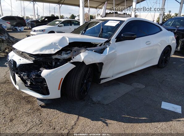 WBA83AP02NCK07160 2022 BMW M4 White Vista tres cuartos delantera izquierda