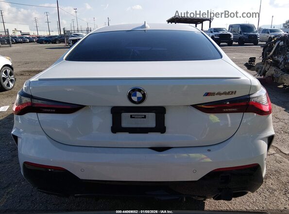 WBA83AP02NCK07160 2022 BMW M4 White 