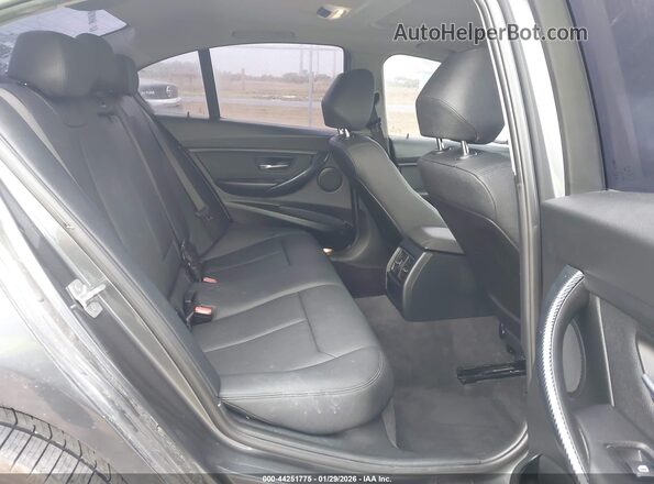 WBA8E5G34HNU45371 2017 BMW 3 SERIES Gray Вид наклейки з VIN-кодом
