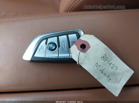 WBAAE2C08NCH05535 2022 BMW 8 SERIES Dark Blue Вид панели приборов